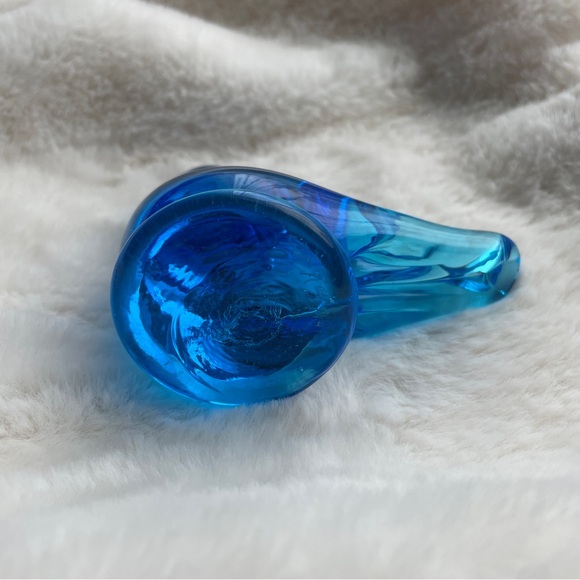 Small Blue Glass Bird Figurine - Picture 4 of 9